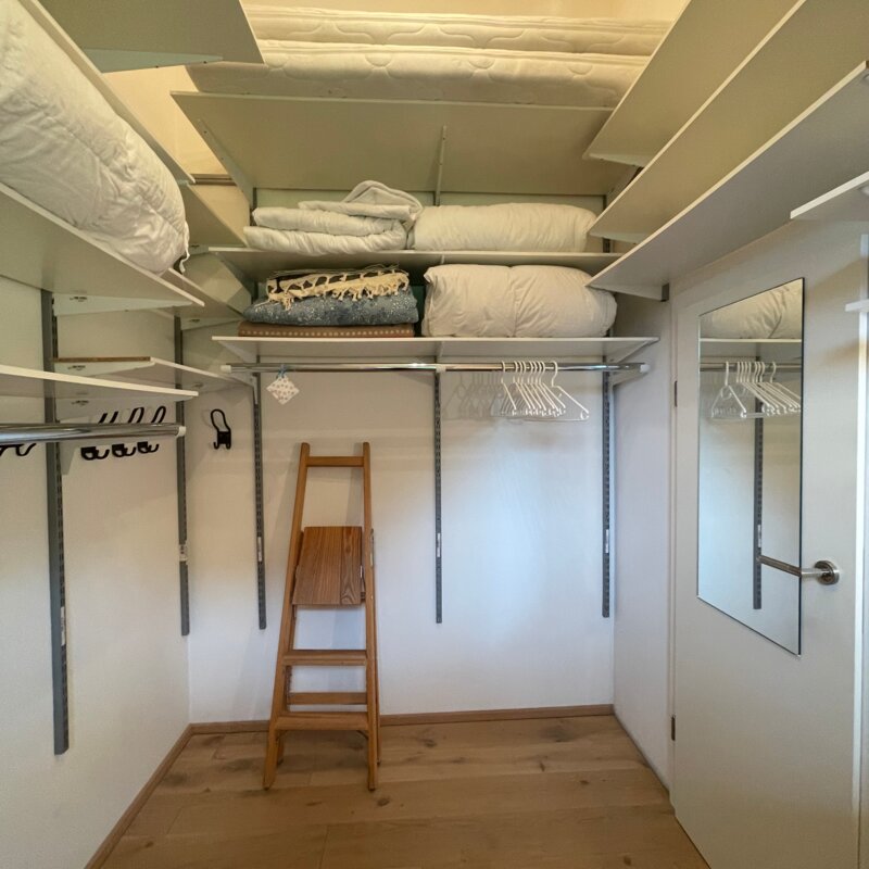 Begehbarer Schrank