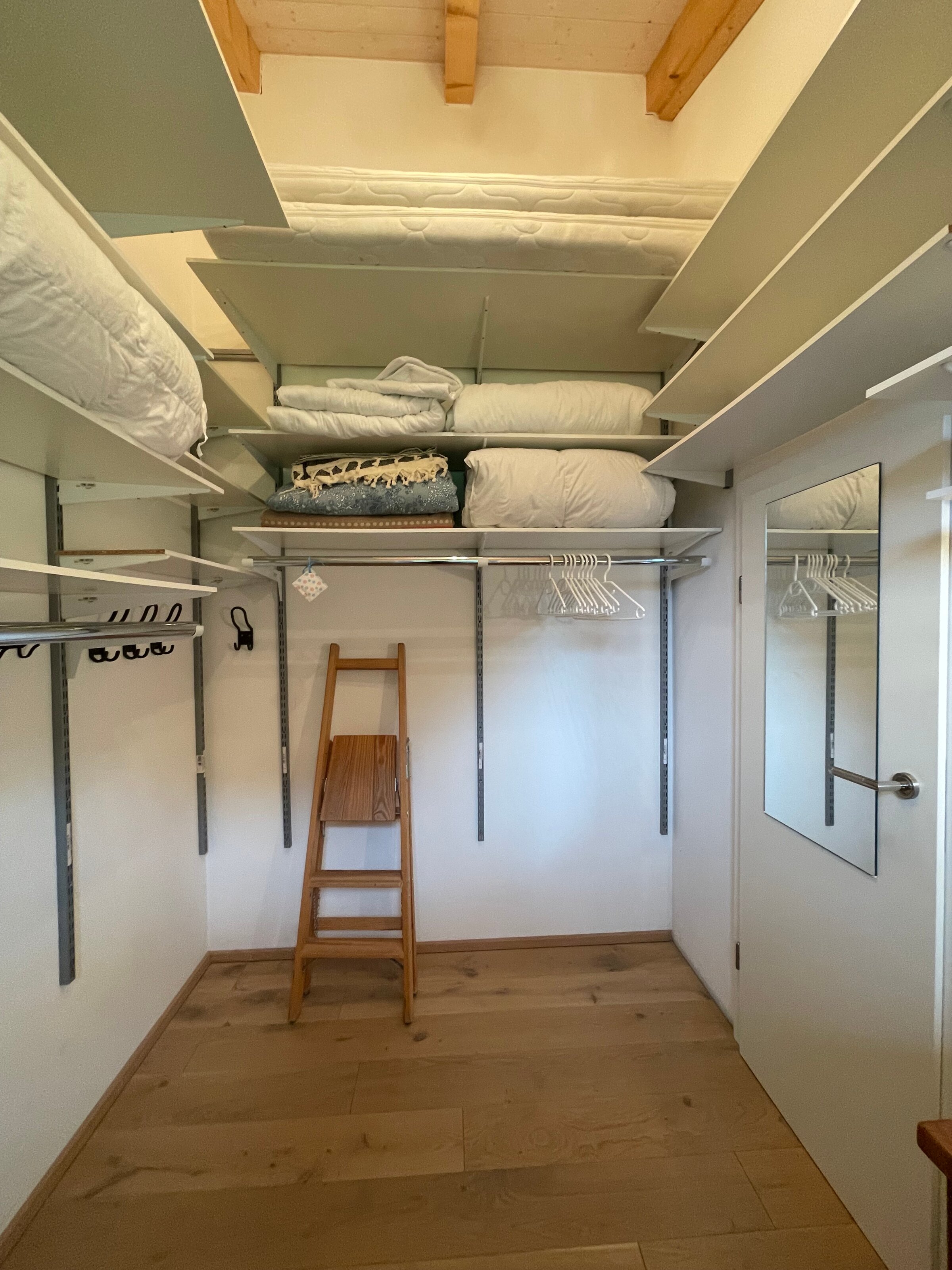Begehbarer Schrank