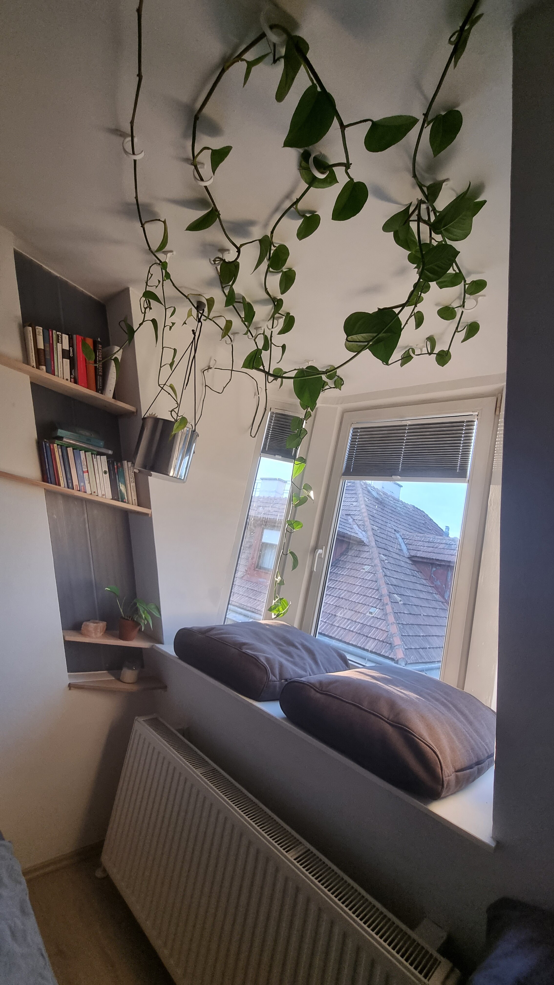 Hier kann man sich bei Regen niederlassen und lesen. | © Skanda
