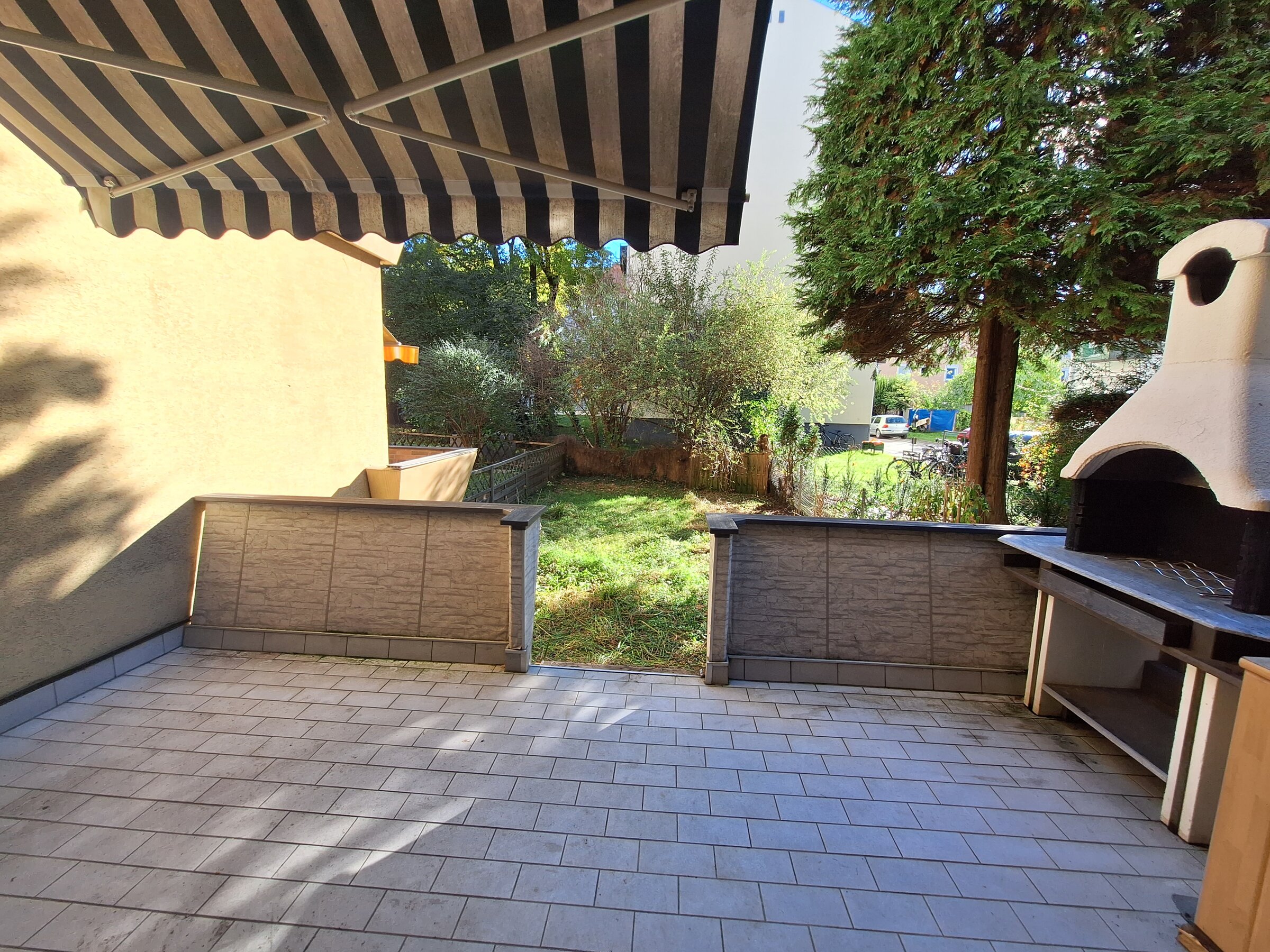 Loggia und eigener Garten 