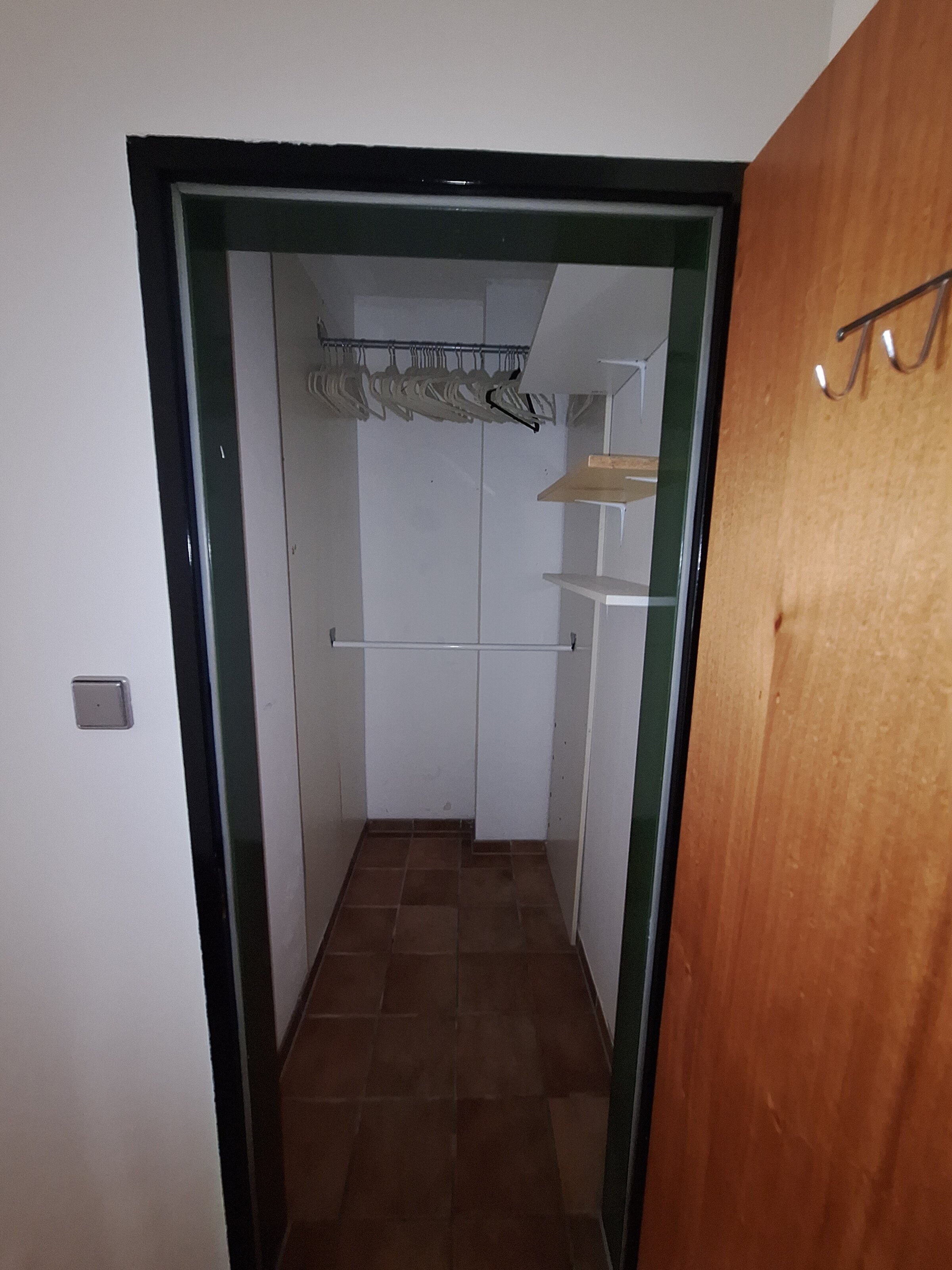 Begehbarer Kleiderschrank - effizientes Platzsparen