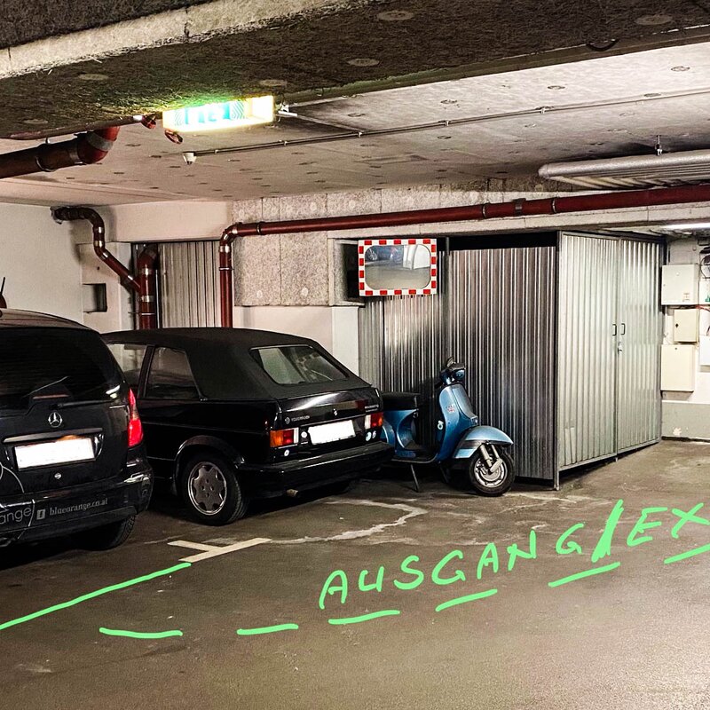 Parkplatz nur ein paar Schritte vom Aufzug