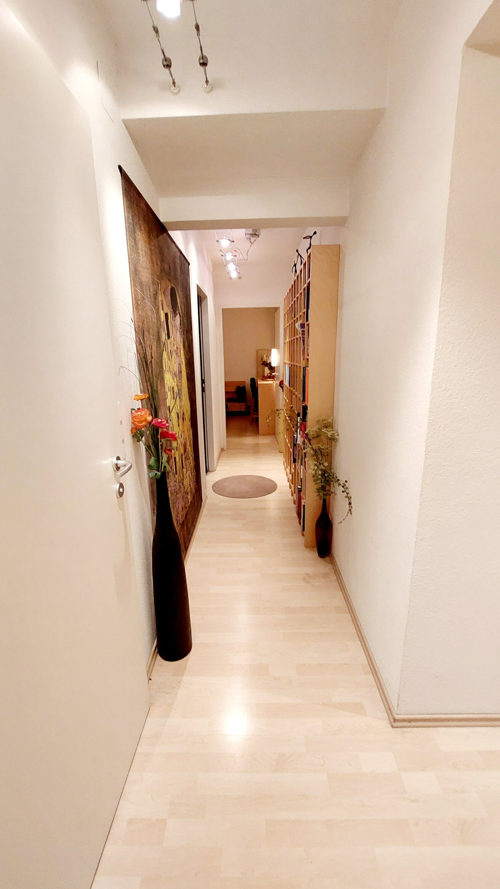 corridor to the bedroom