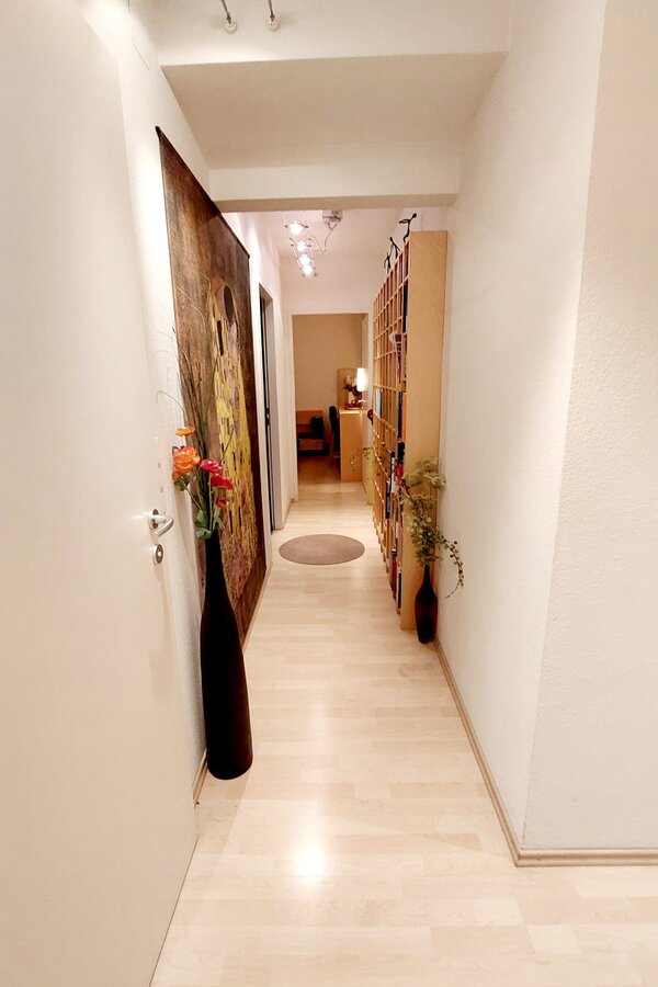 corridor to the bedroom