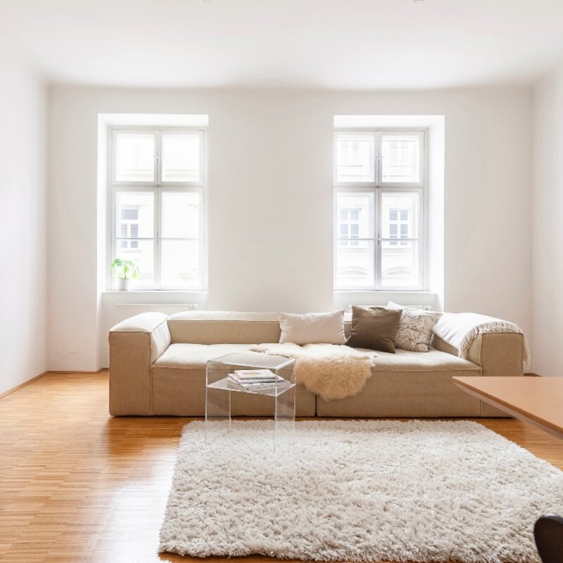 Cozy and spacious living room area connected to the kitchen | © Pia Gärtner