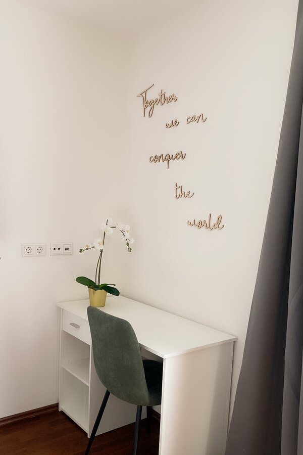 Kleiner Arbeitsbereich im Schlafzimmer 2