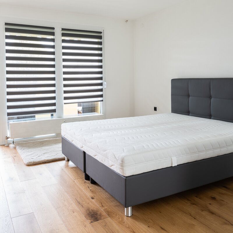 Wohn- und Schlafzimmer / Balkon | © (c) RaBe