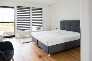 Wohn- und Schlafzimmer / Balkon | © (c) RaBe