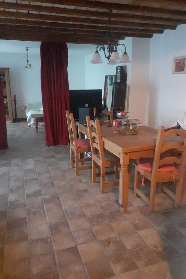 Desk sind chair