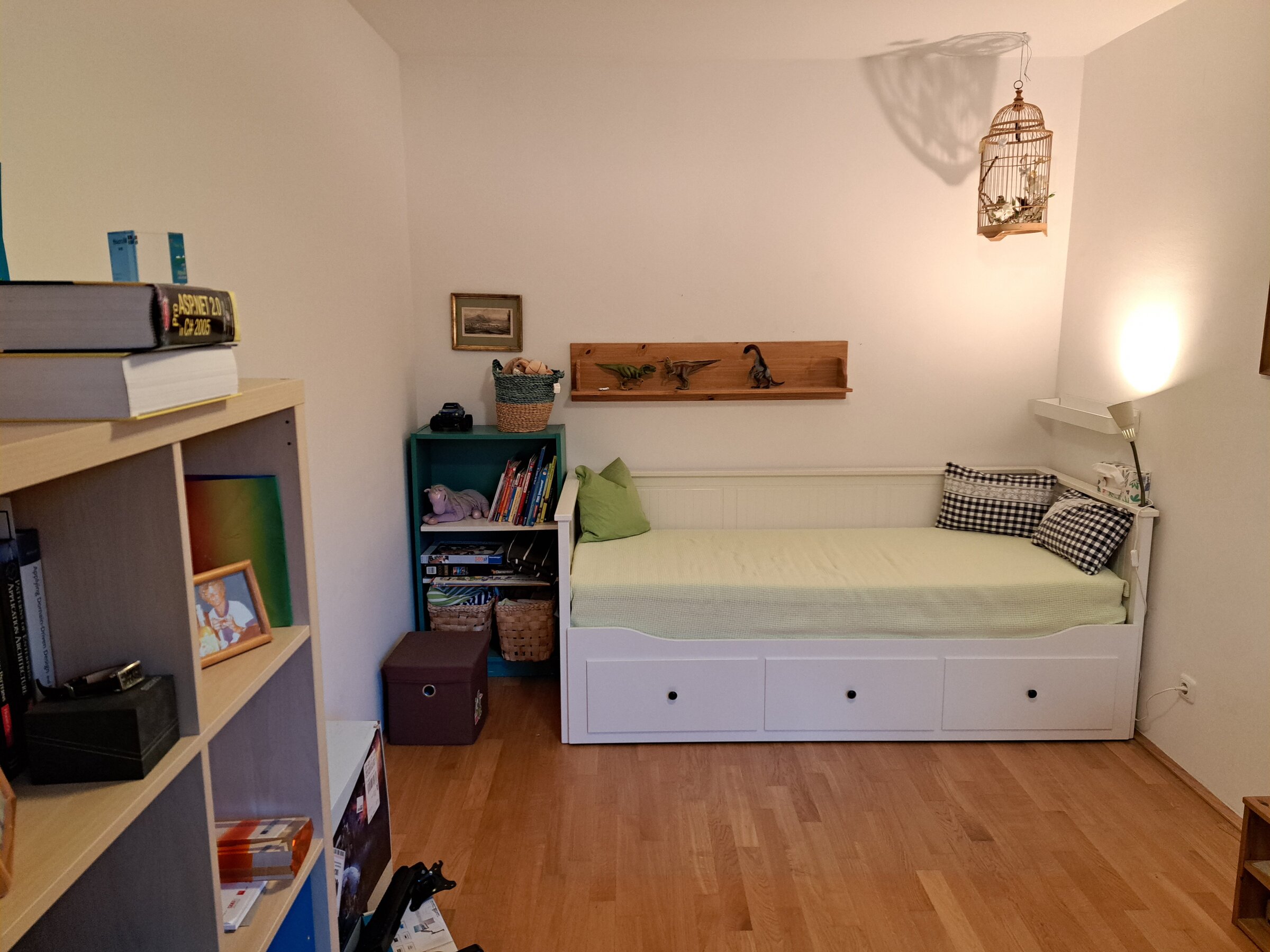 Bedroom 2 equipped with desk