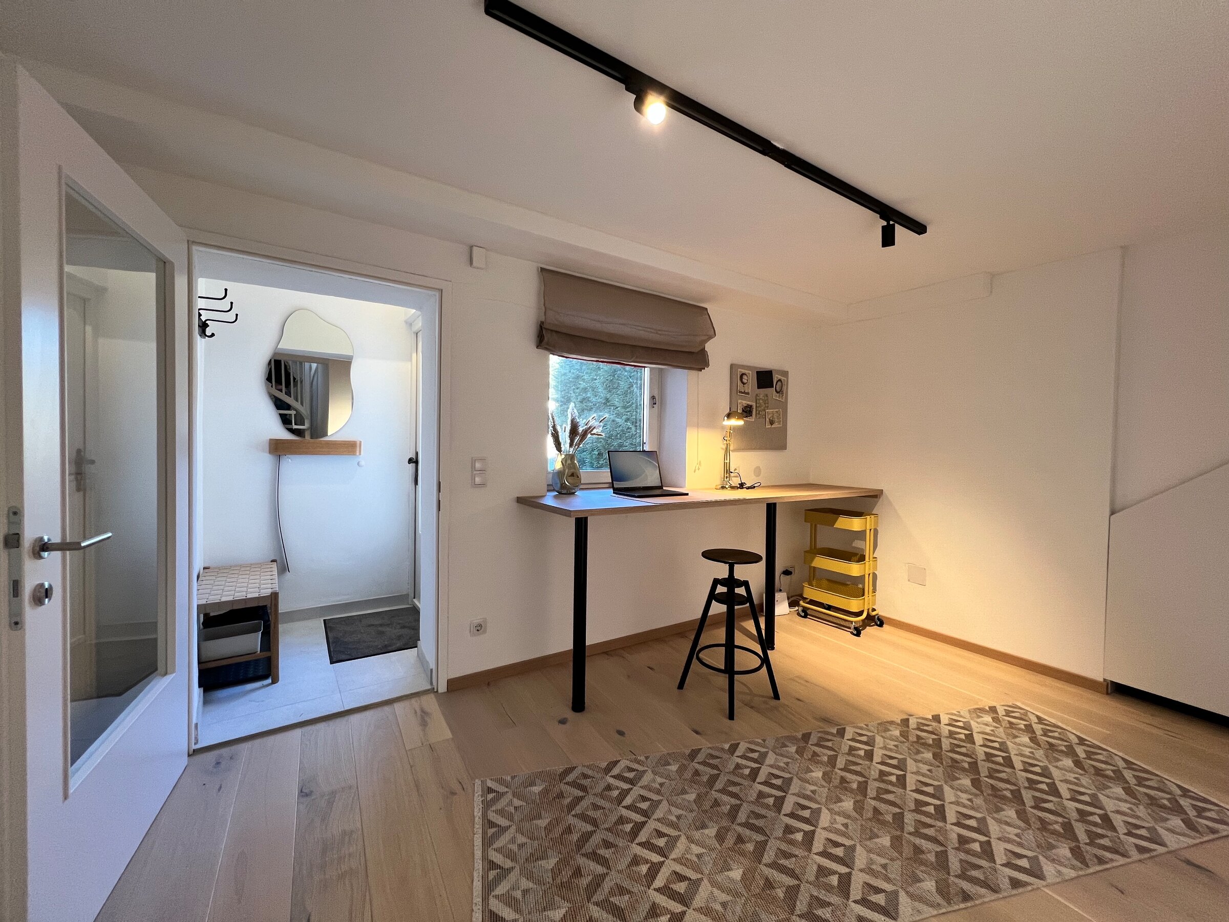 Arbeitsplatz im Ergeschoss