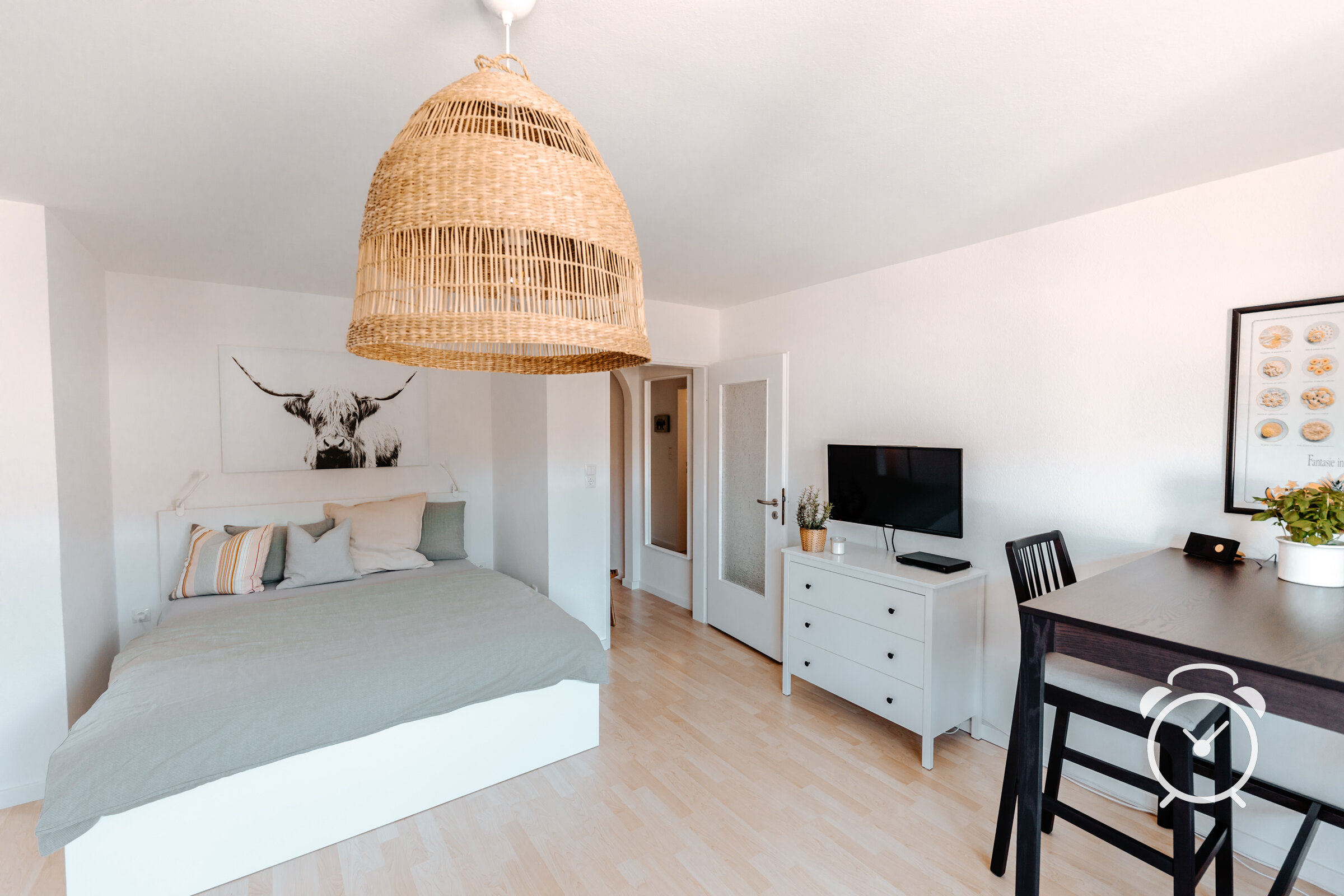 Wohnen. Essen. Arbeiten. Fernsehen. Lesen. Schlafen. Genießen.