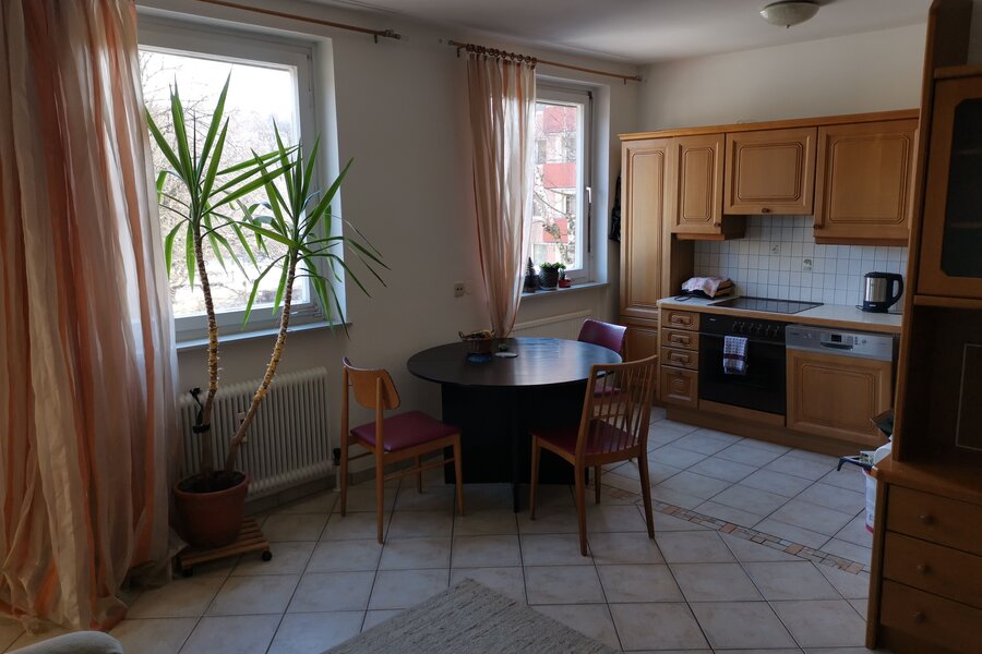 Wohnzimmer mit Küche