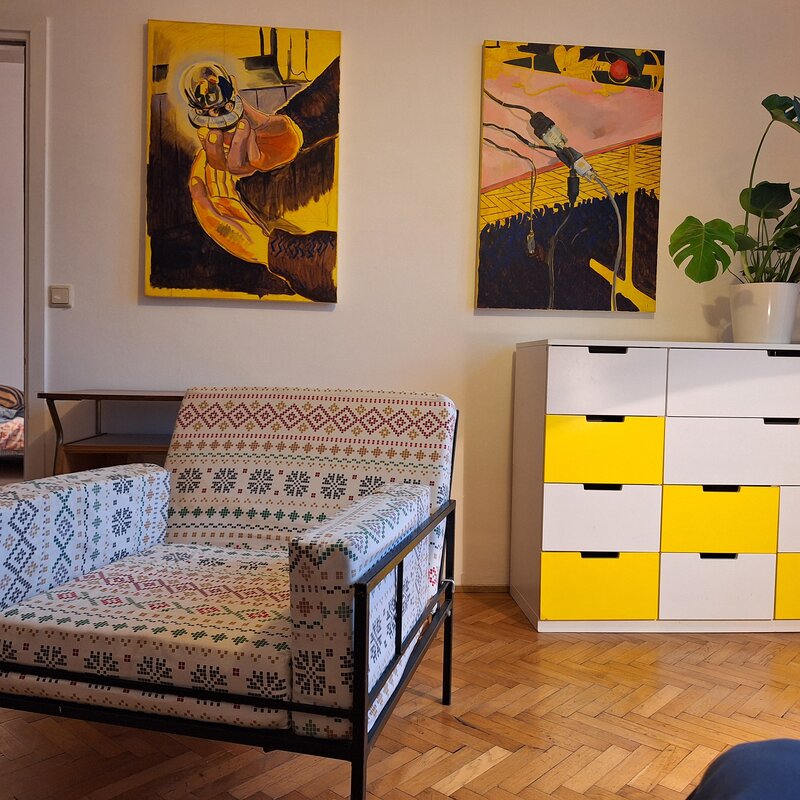 Auf diesem Bild sehen sie einen Ausschnitt des Wohnzimmers, mit Blick in das Schlafzimmer | © Peter Fritzenwallner