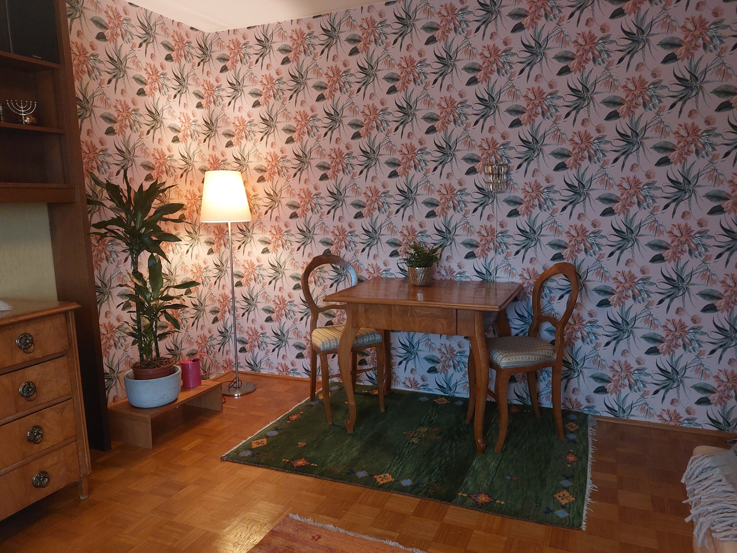 Die Wohnung ist ein Mix aus Alt und Neu.