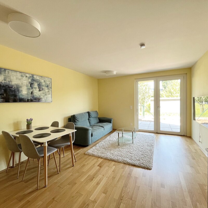 Heller Wohnbereich mit Terrasse: 2-Zimmer-Wohnung für Kurzzeitmiete & Wohnen auf Zeit, 1 bis 6 Monate, Wien