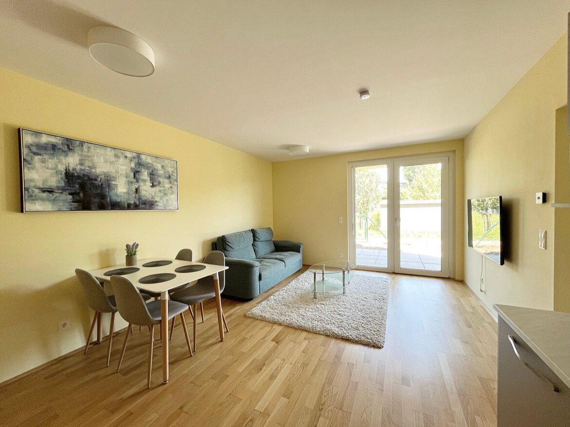 Heller Wohnbereich mit Terrasse: 2-Zimmer-Wohnung für Kurzzeitmiete & Wohnen auf Zeit, 1 bis 6 Monate, Wien
