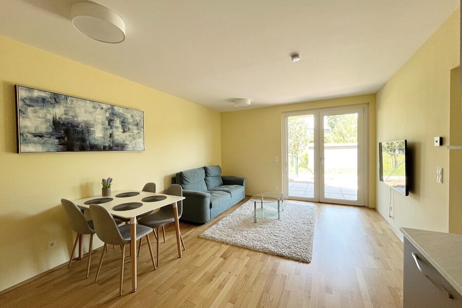 Heller Wohnbereich mit Terrasse: 2-Zimmer-Wohnung für Kurzzeitmiete & Wohnen auf Zeit, 1 bis 6 Monate, Wien