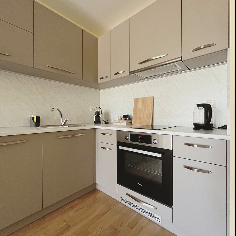 Voll ausgestattete Küche