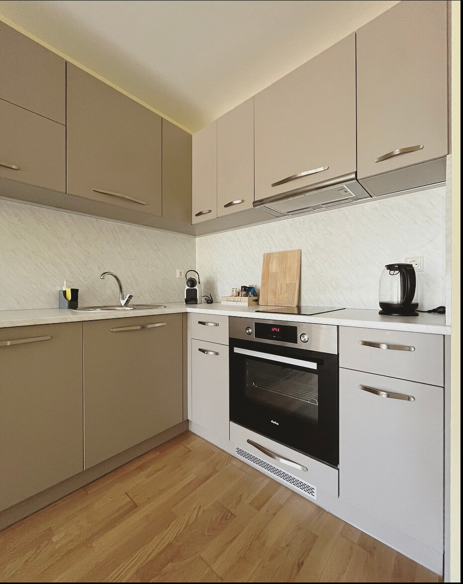 Voll ausgestattete Küche