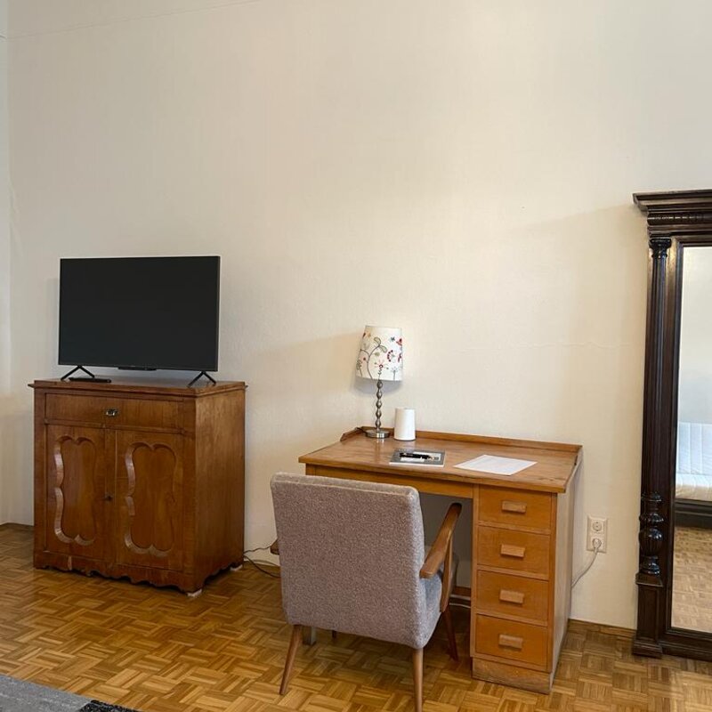 Arbeitsplatz im Wohnzimmer | © Georg Franz