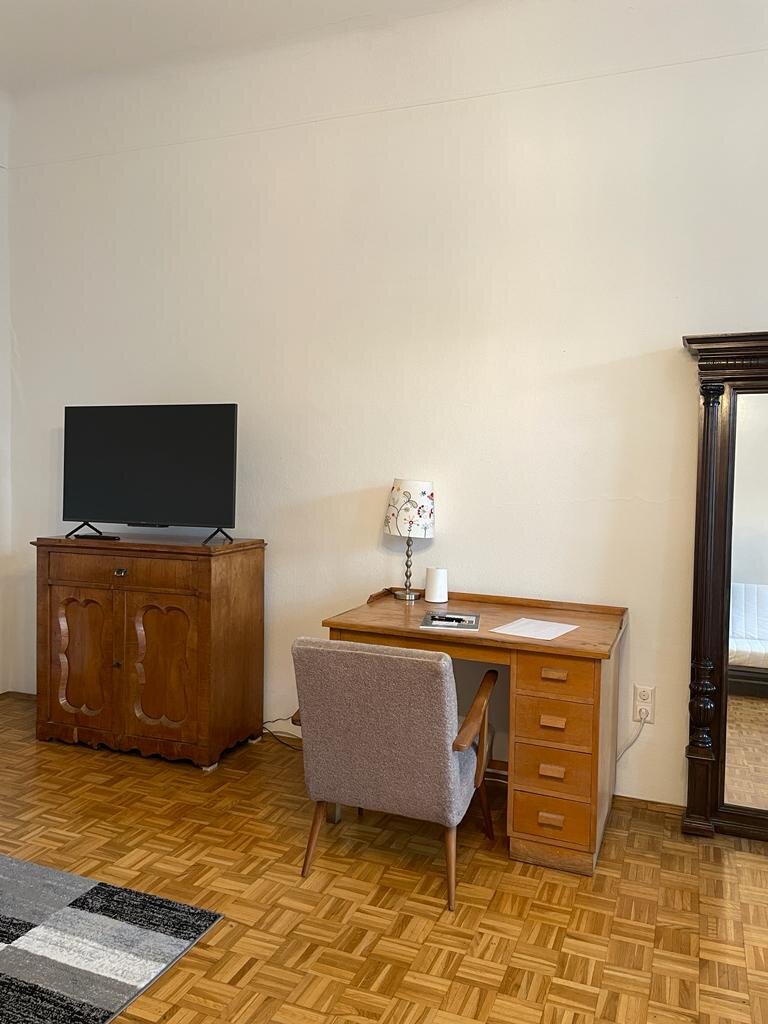 Arbeitsplatz im Wohnzimmer | © Georg Franz