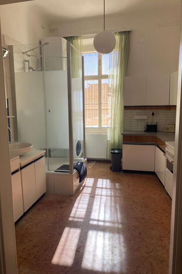 Küche mit Dusche und Waschmaschine | © Georg Franz