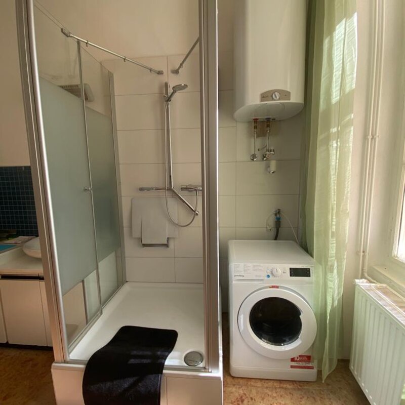 Dusche und Waschmaschine | © Georg Franz