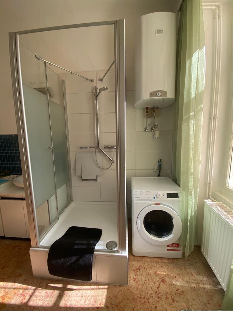 Dusche und Waschmaschine | © Georg Franz
