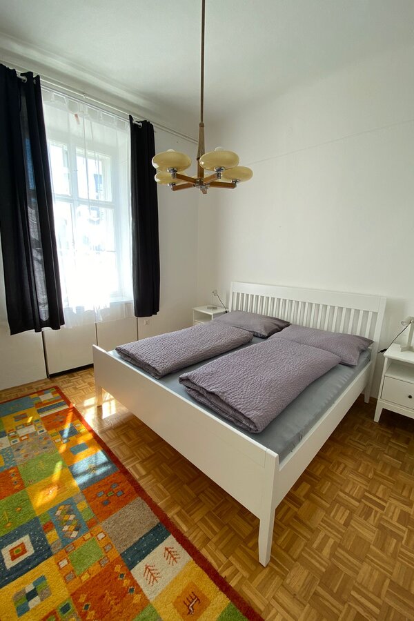 Schlafzimmer mit Doppelbett | © Georg Franz