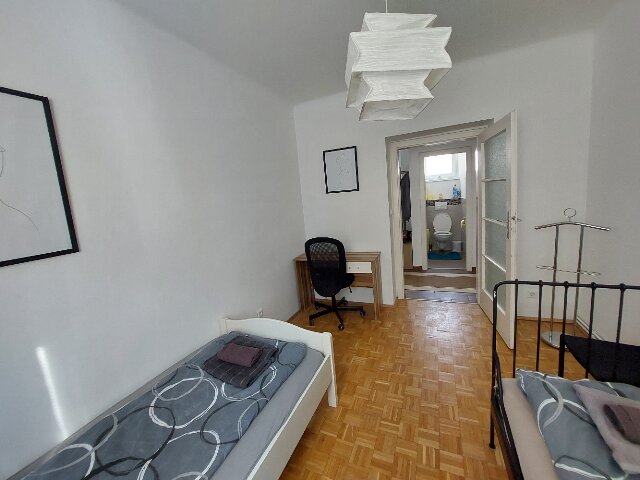 Schlafzimmer 2