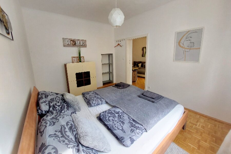 Schlafzimmer 1/Masterbedroom