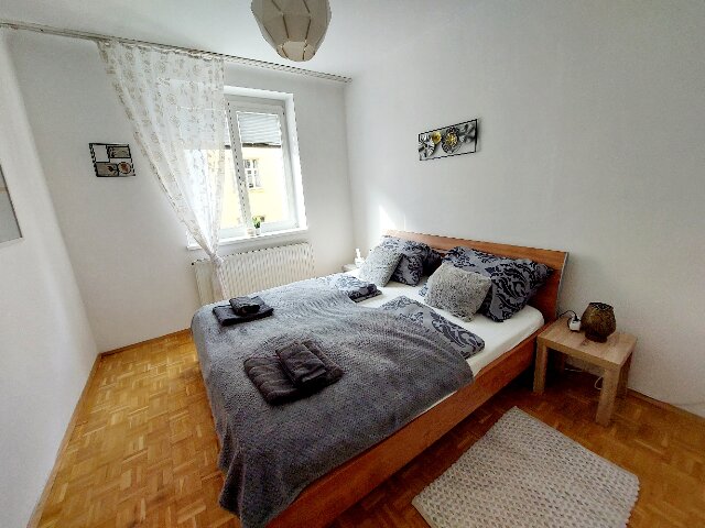 Schlafzimmer 1/Masterbedroom