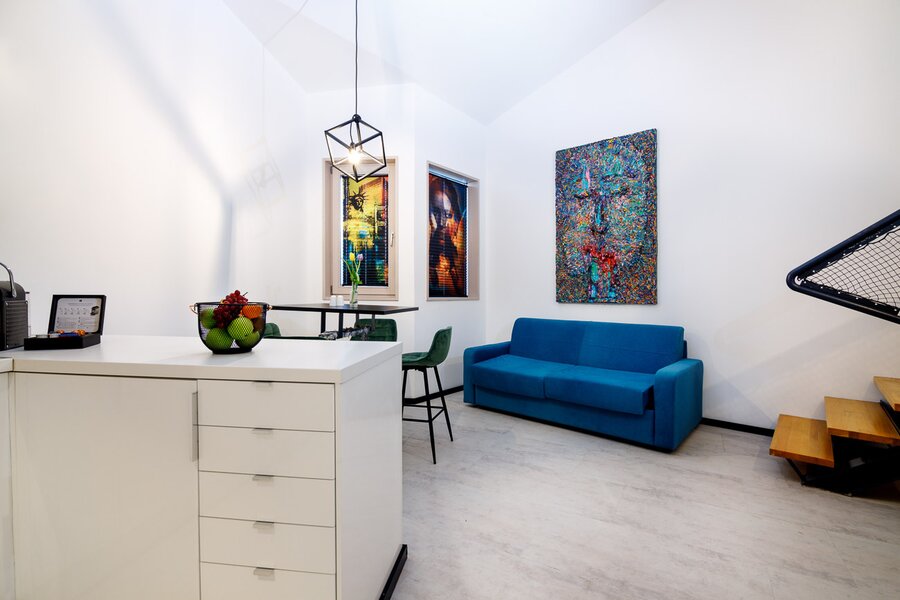 Wohnzimmer mit Ausziehsofa