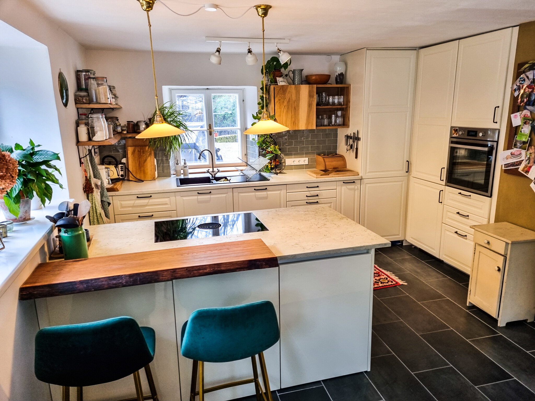 Bright house with stylish kitchen & island – short-term rental Salzburg, temporary housing for 1 to 6 months