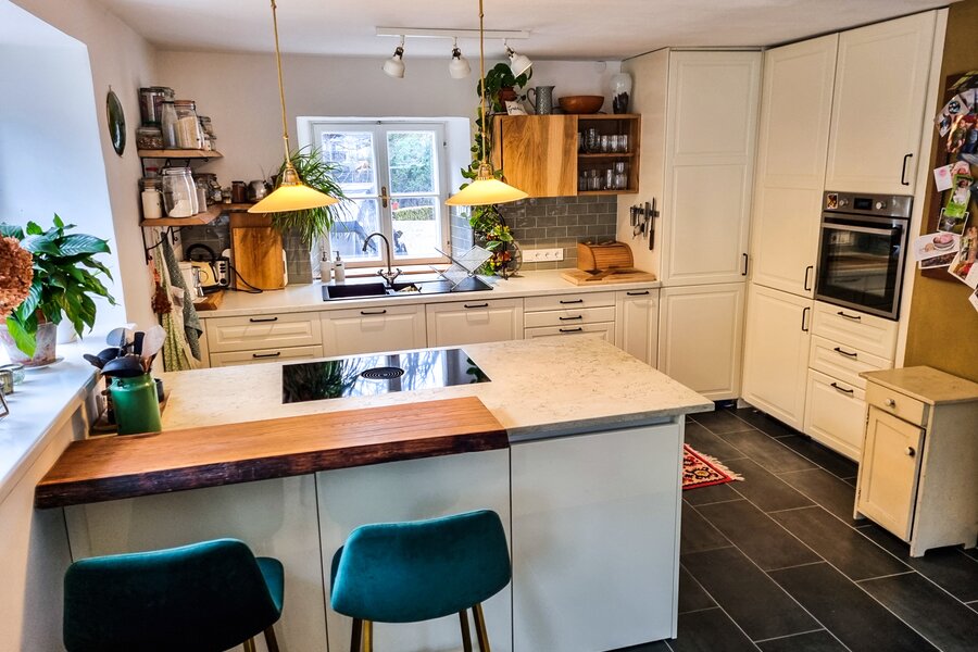 Bright house with stylish kitchen & island – short-term rental Salzburg, temporary housing for 1 to 6 months