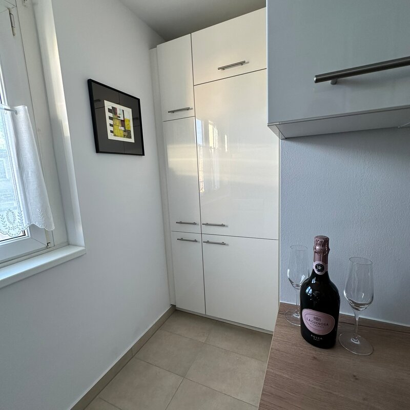 small kitchen, very well equipped