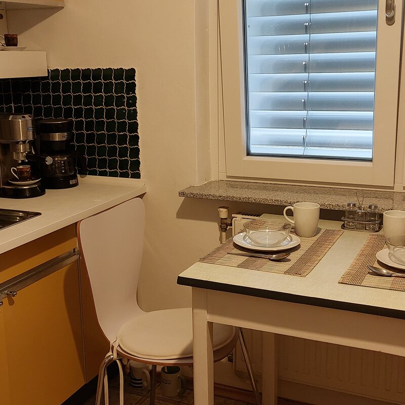 Kitchen - table