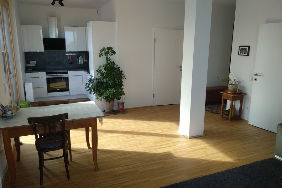 Helle 2-Zimmer Wohnung mit offener Küche & Parkettboden – Kurzzeitmiete Wien, Wohnen auf Zeit für 1 bis 6 Monate.