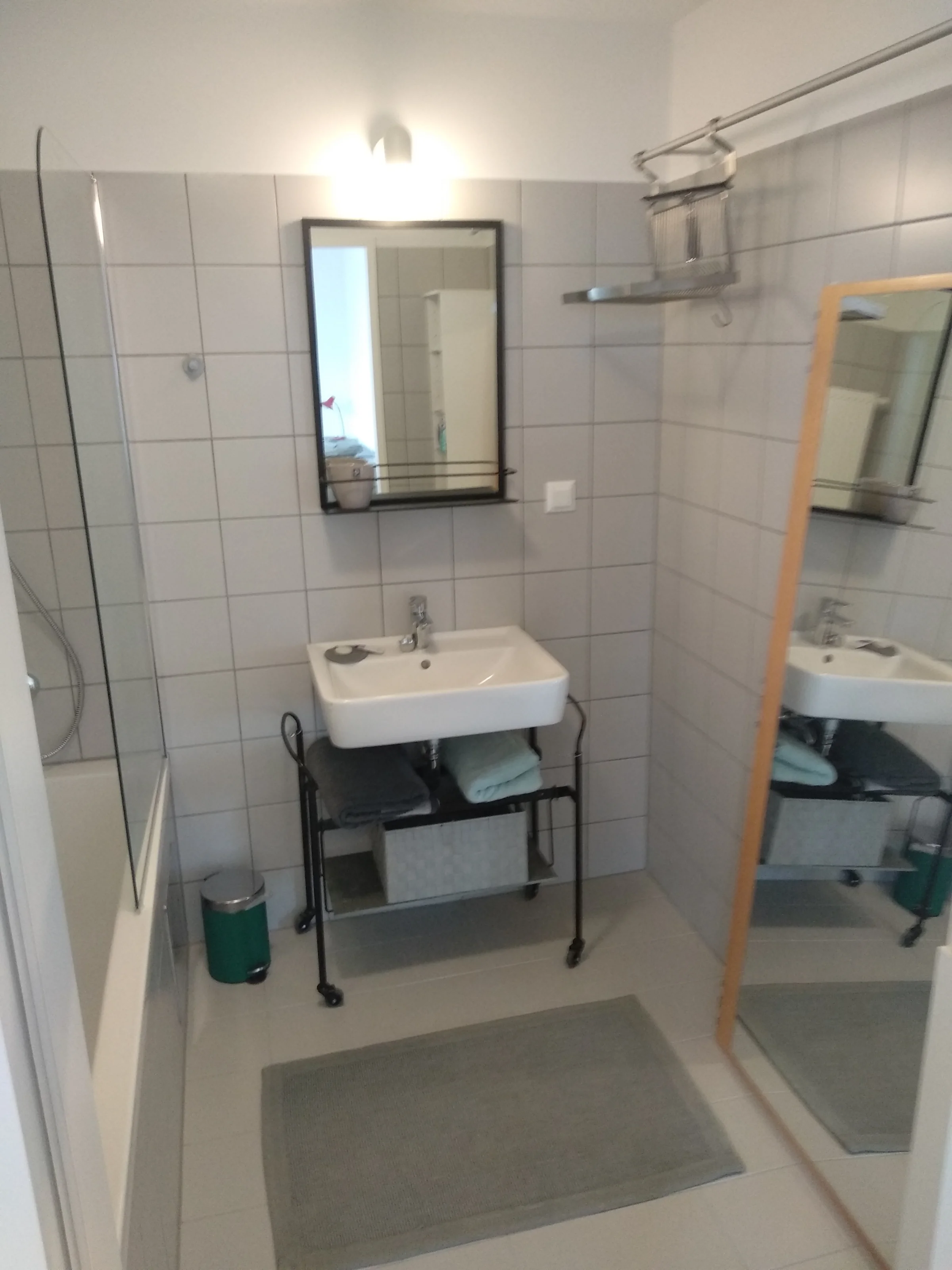 Badezimmer mit Wanne 