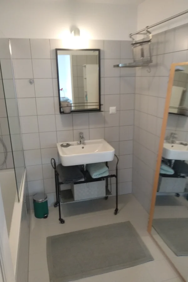 Badezimmer mit Wanne 