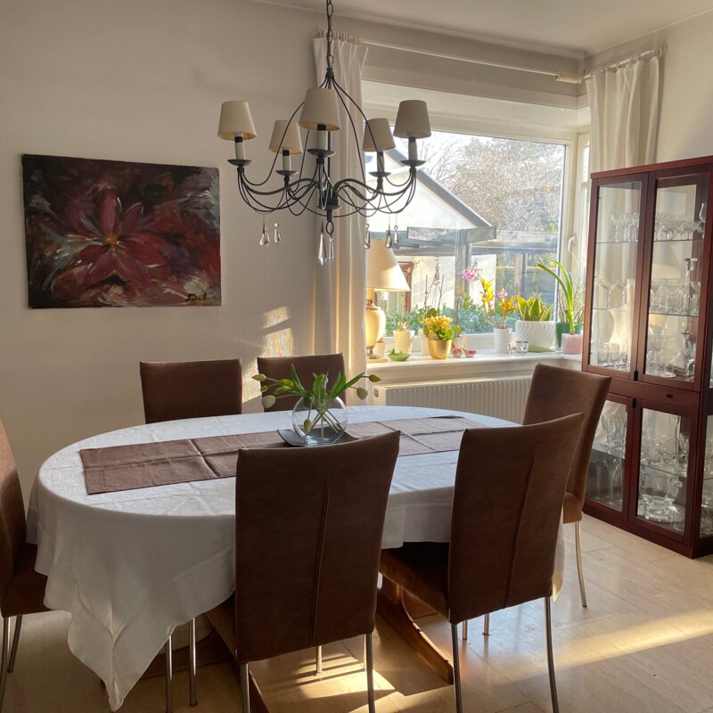 Helles Esszimmer im Haus – Wohnen auf Zeit & Kurzzeitmiete in Perchtoldsdorf, für 1 bis 6 Monate