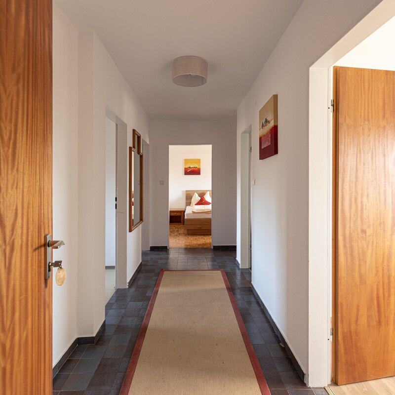 der Eingansbereich mit Gaderobe