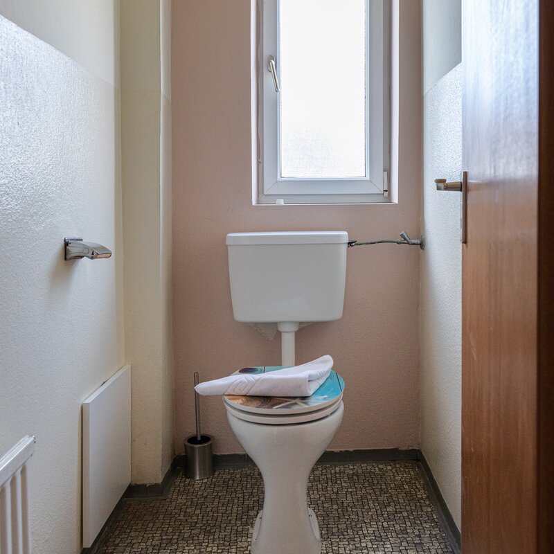 seperate Toilette