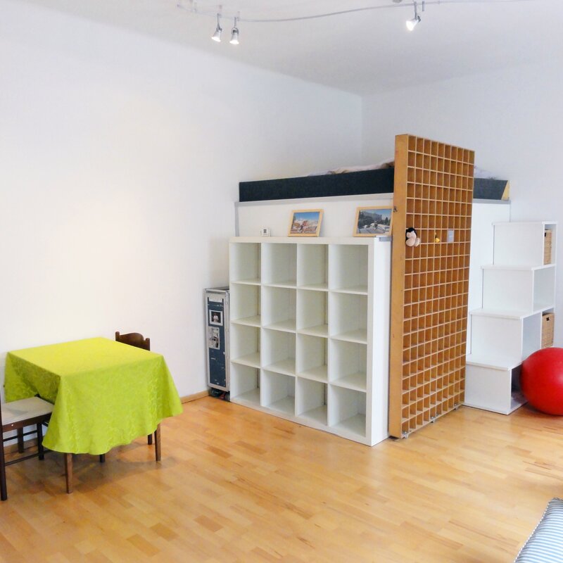Möblierte 1-Zimmer Wohnung mit Hochbett & Regal – Kurzzeitmiete Wien, Wohnen auf Zeit für 1 bis 6 Monate