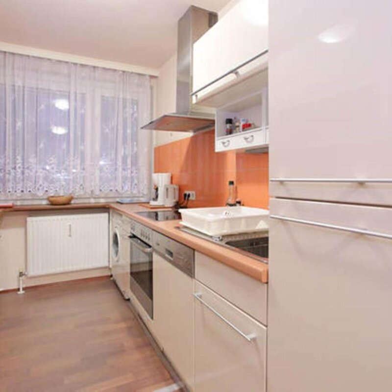 Bright fitted kitchen in 4-room apartment – temporary housing & short-term rental Vienna for 1 to 6 months