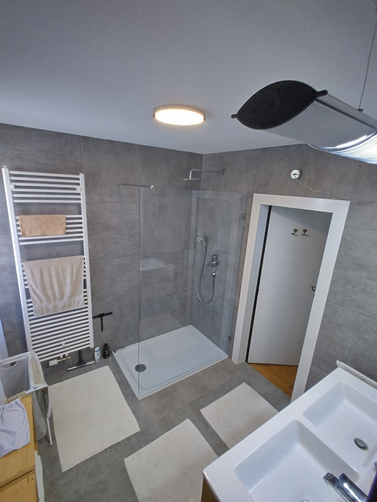 Shower room  1st floor