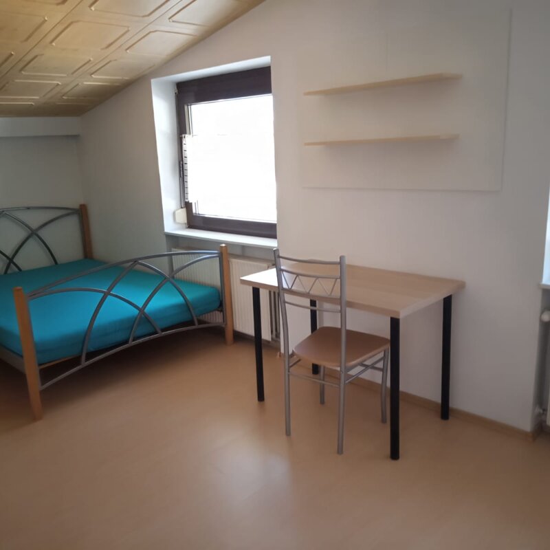 Möbliertes 1-Zimmer Apartment mit Schreibtisch & Bett – Kurzzeitmiete & Wohnen auf Zeit für 1 bis 6 Monate in Innsbruck