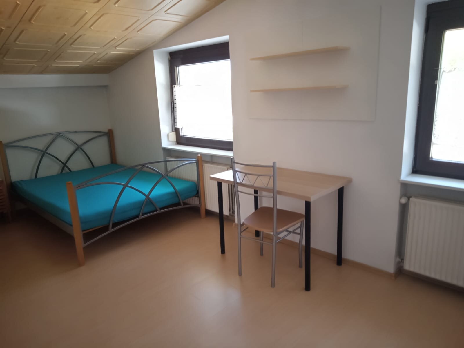 Möbliertes 1-Zimmer Apartment mit Schreibtisch & Bett – Kurzzeitmiete & Wohnen auf Zeit für 1 bis 6 Monate in Innsbruck