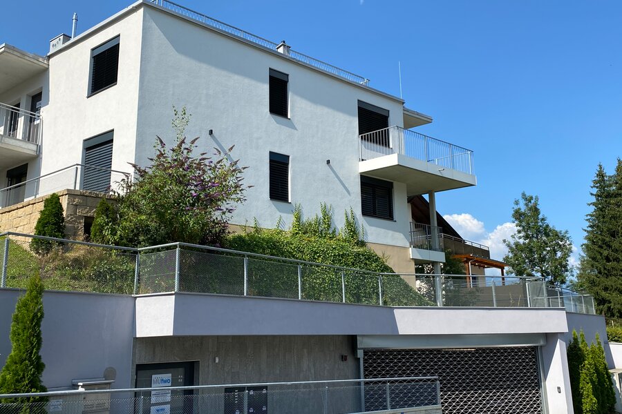 Modernes Mehrfamilienhaus mit Balkon – 4-Zimmer-Wohnung zur Kurzzeitmiete, Wohnen auf Zeit für 1 bis 6 Monate in Innsbruck